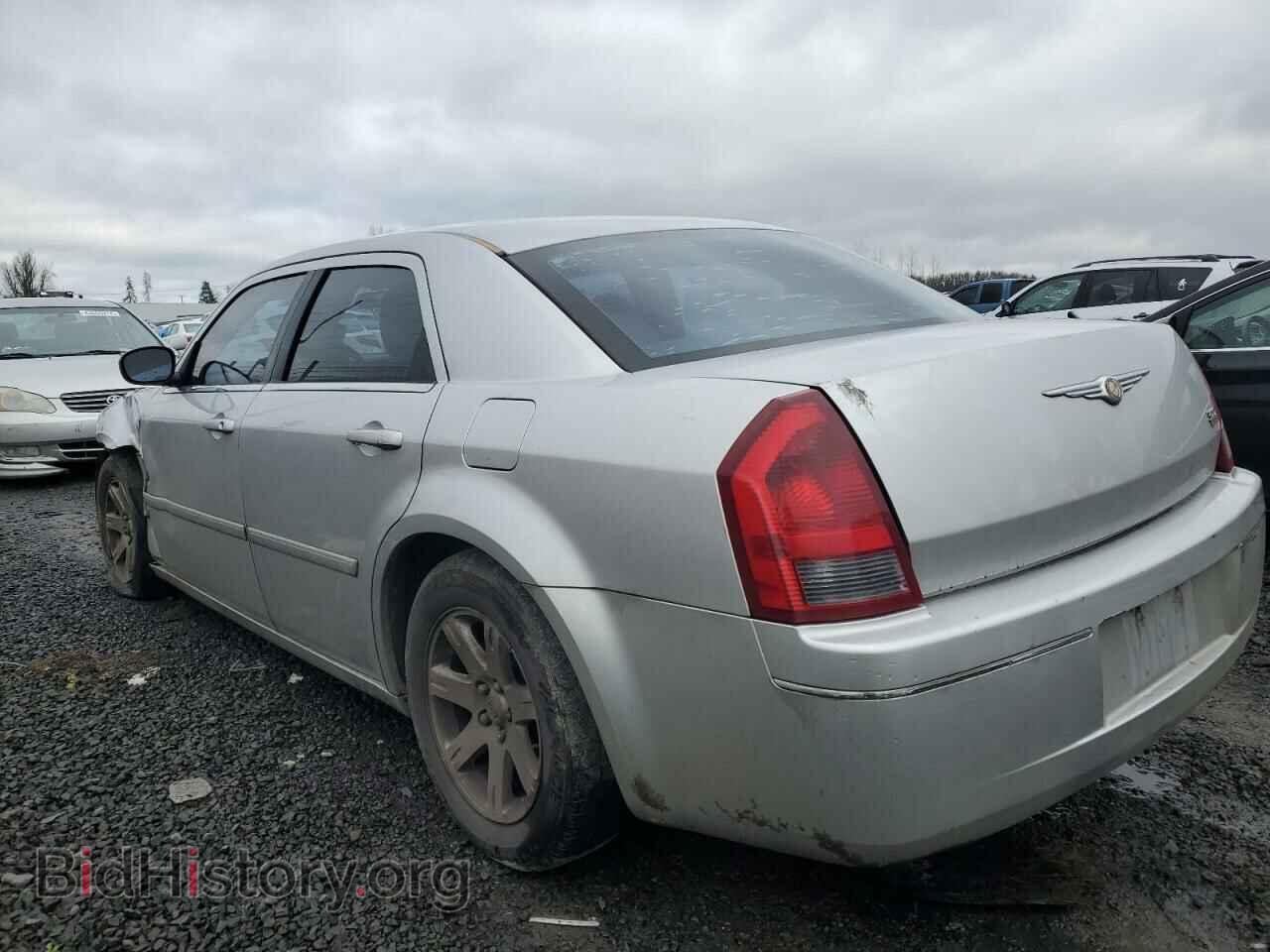2007 CHRYSLER 300 - VIN: 2C3KA53G07H647875 - Фото 2