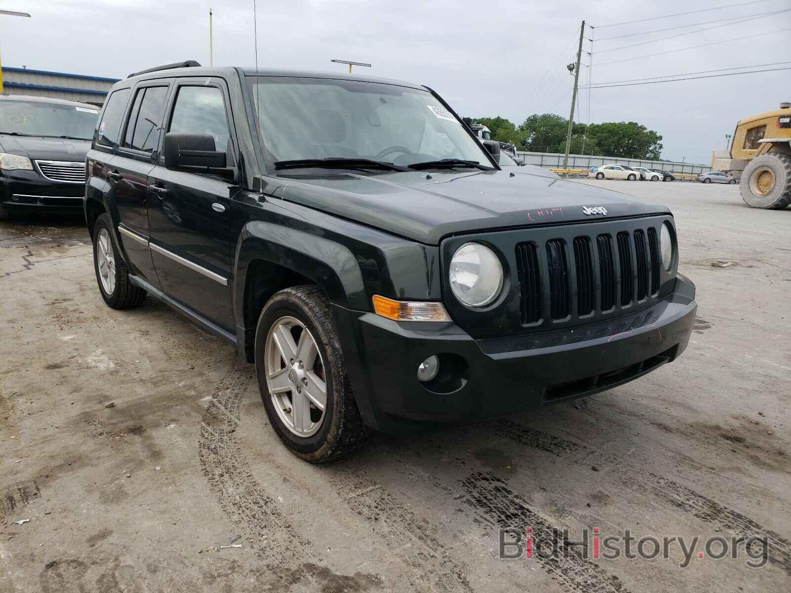 Photo 1J4NT1GB3AD620792 - JEEP PATRIOT 2010