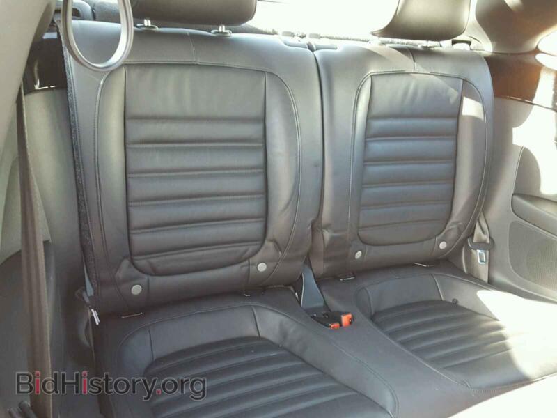 2012 Volkswagen BEETLE (VIN 3VWVA7AT4CM650159) — photo 6 of 10