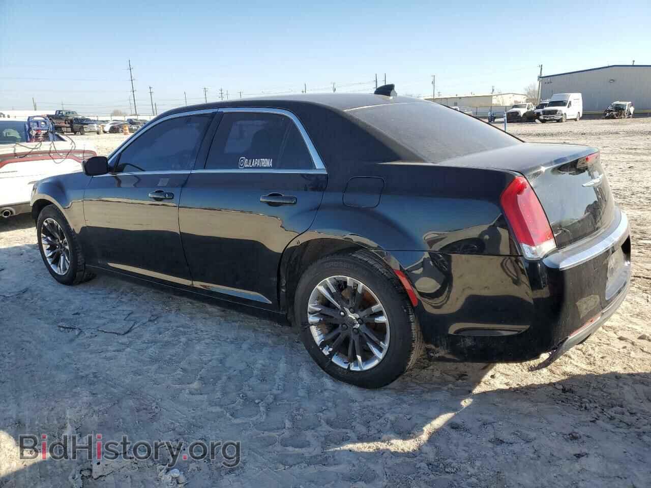 2017 CHRYSLER 300 - VIN: 2C3CCAAG8HH593852 - Фото 2