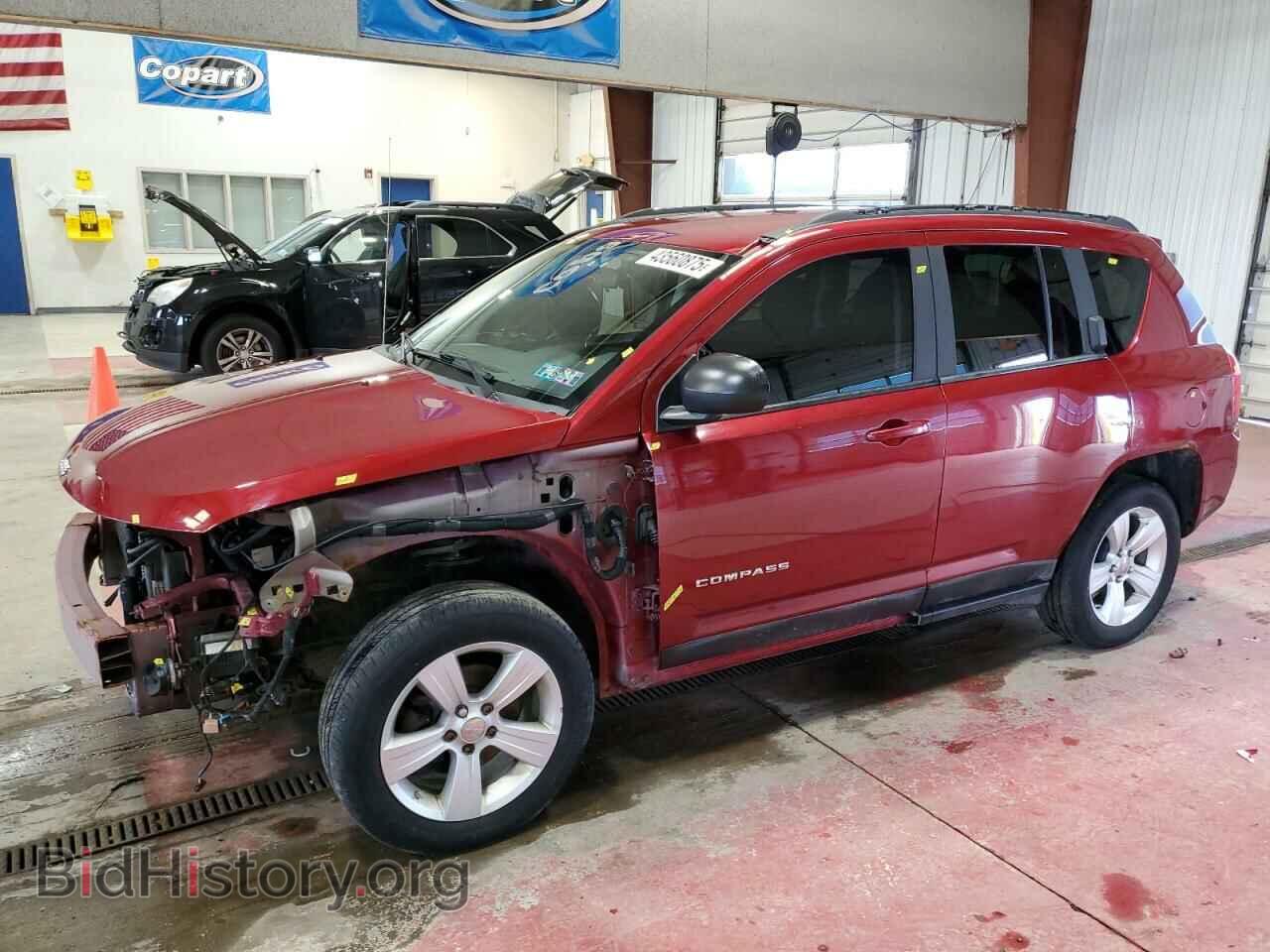 Photo 1J4NF1FB9BD135647 - JEEP COMPASS 2011