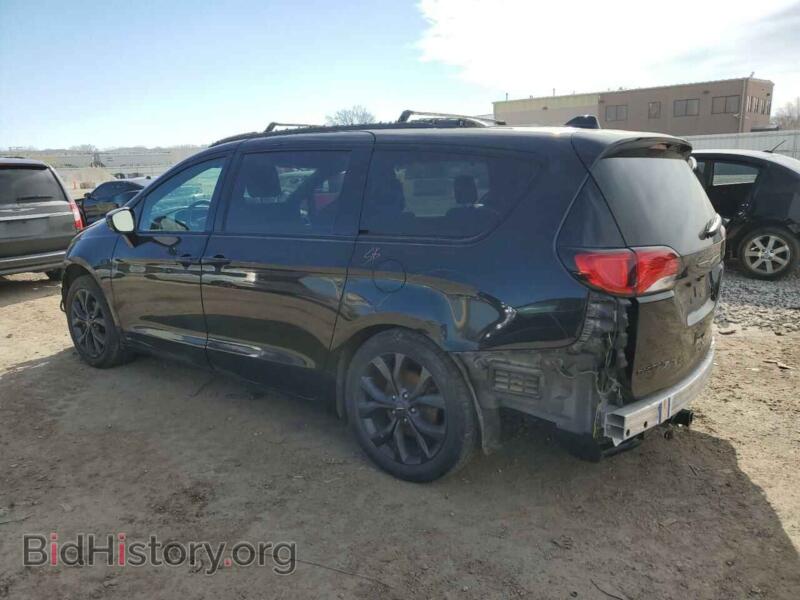 2020 Chrysler PACIFICA (VIN 2C4RC1BG2LR113330) — photo 2 of 13