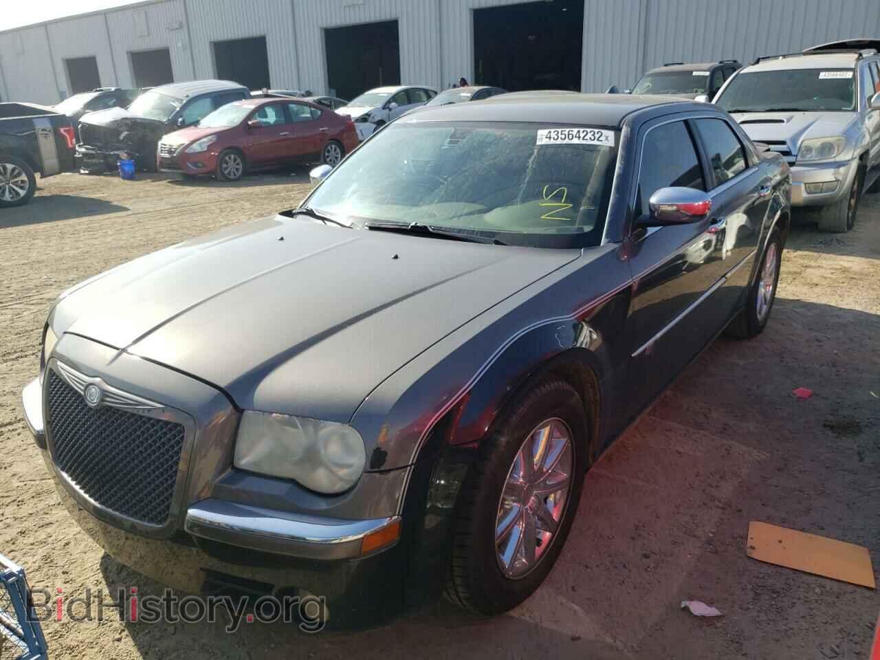 2008 CHRYSLER 300 - VIN: 2C3KA63H78H166179 - Фото 2