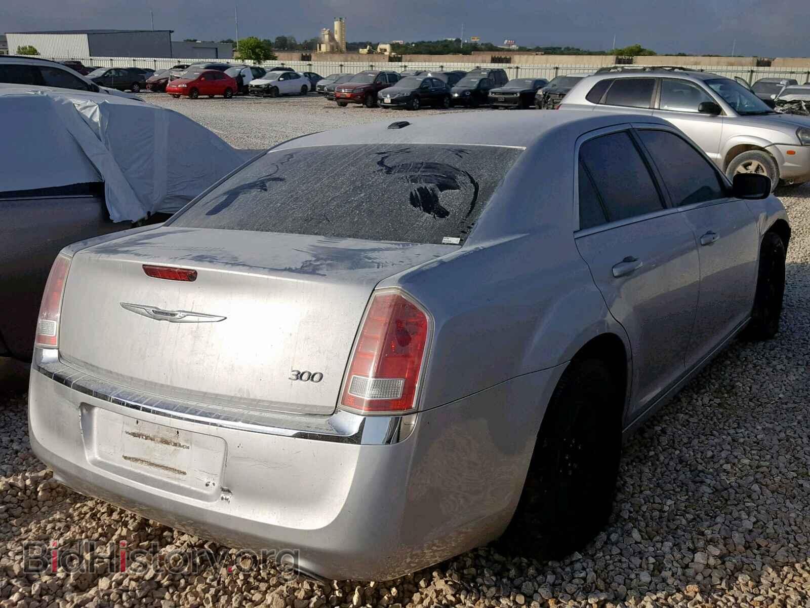 2012 CHRYSLER 300 - VIN: 2C3CCAAG1CH127088 - Фото 4