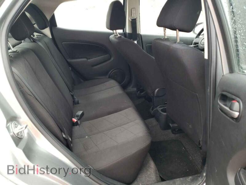 2011 Mazda 2 (VIN JM1DE1HZ8B0105822) — фото 10 из 13