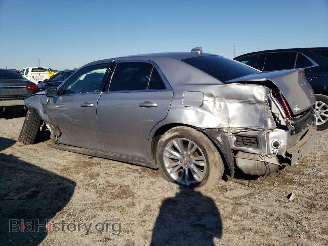 2018 CHRYSLER 300 - VIN: 2C3CCAAGXJH191482 - Фото 2
