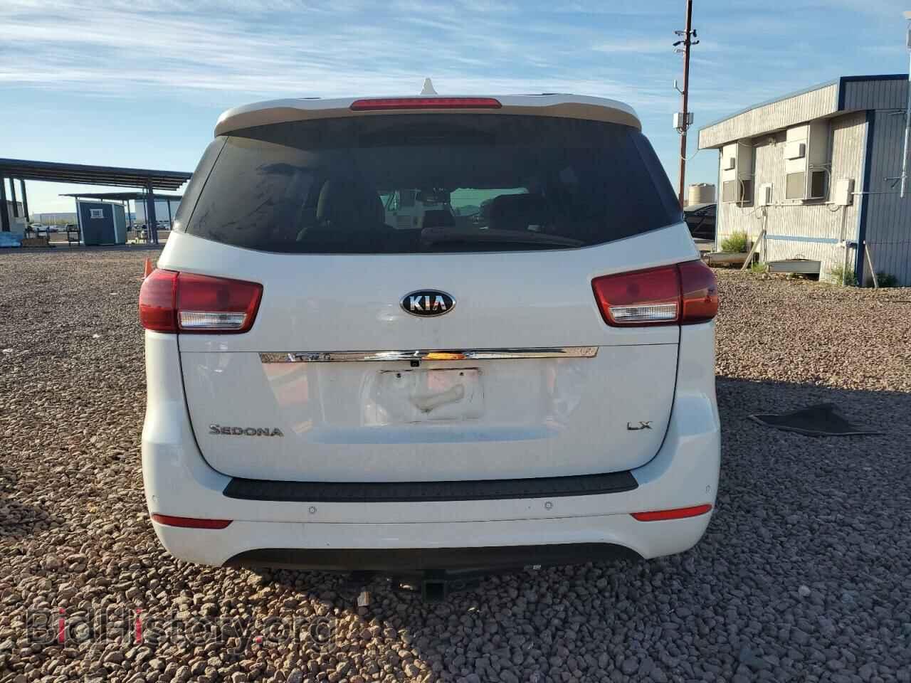 2016 KIA All Models - VIN: KNDMB5C19G6101025 - Photo 6