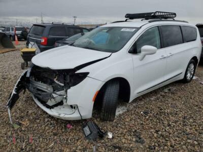 2017 Chrysler PACIFICA Touring L, white — VIN 2C4RC1BG9HR540107, Copart