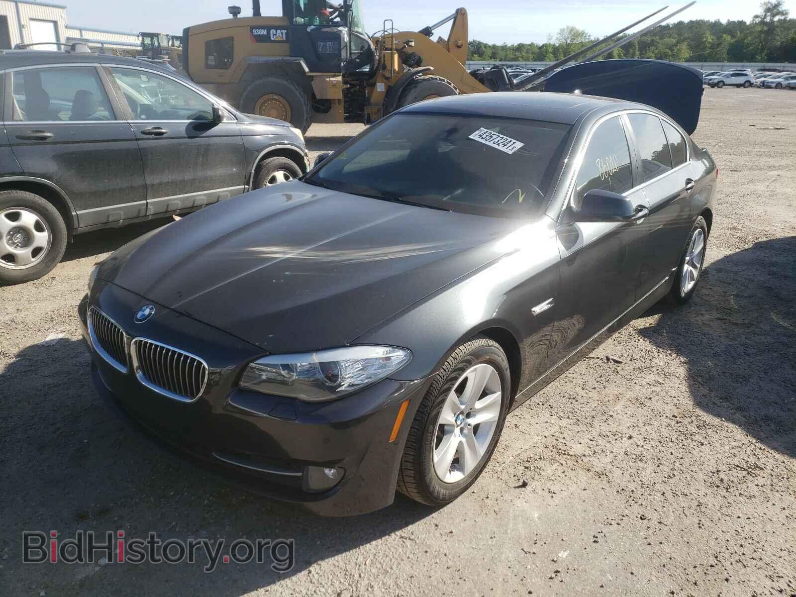 2011 BMW 5 SERIES - VIN: WBAFR1C56BC743810 - Фото 2