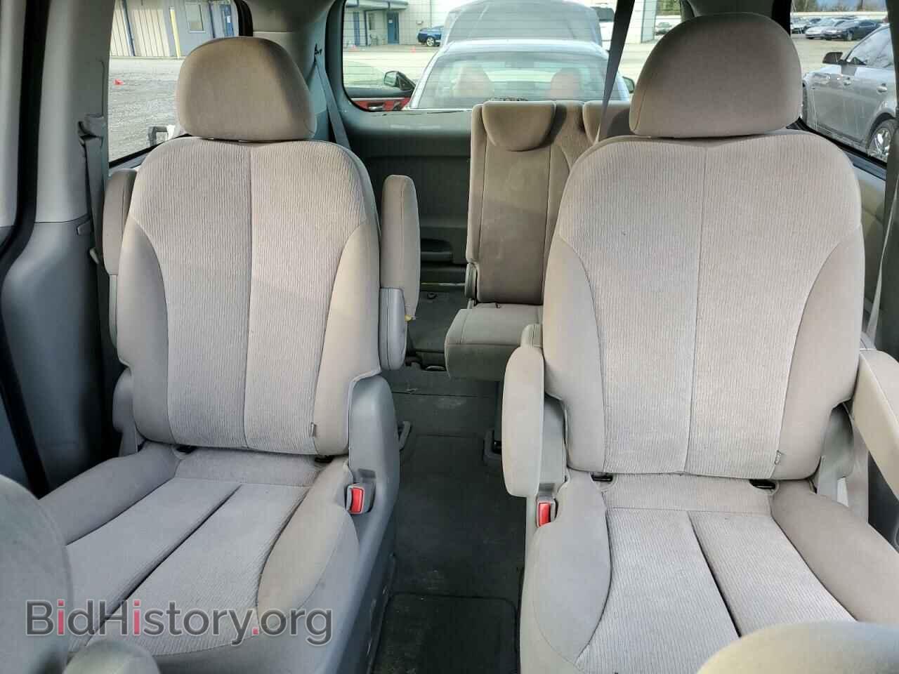 2011 KIA All Models - VIN: KNDMG4C78B6364244 - Фото 10