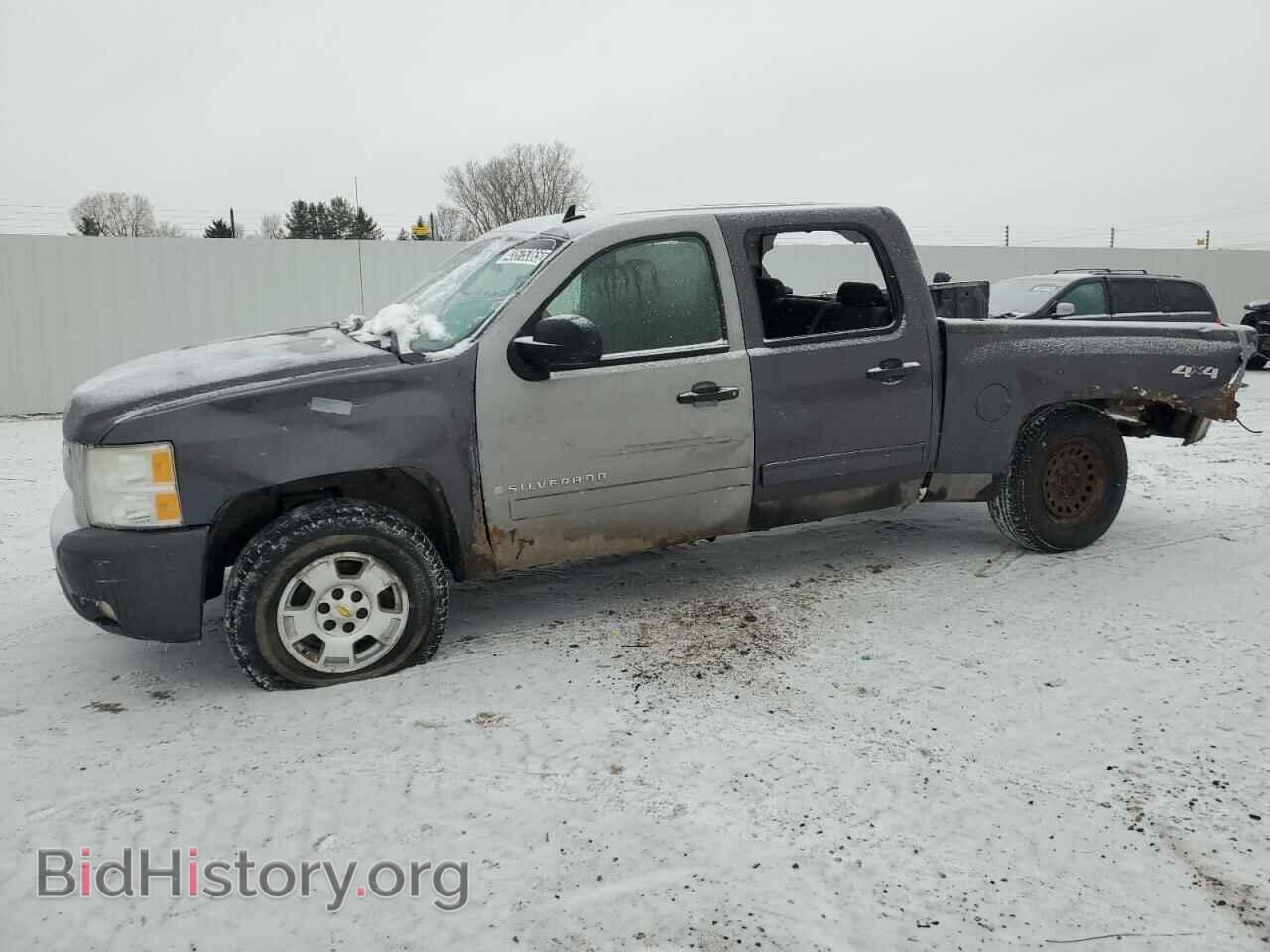 Photo 1GCPKSE3XBF127586 - CHEVROLET ALL Models 2011