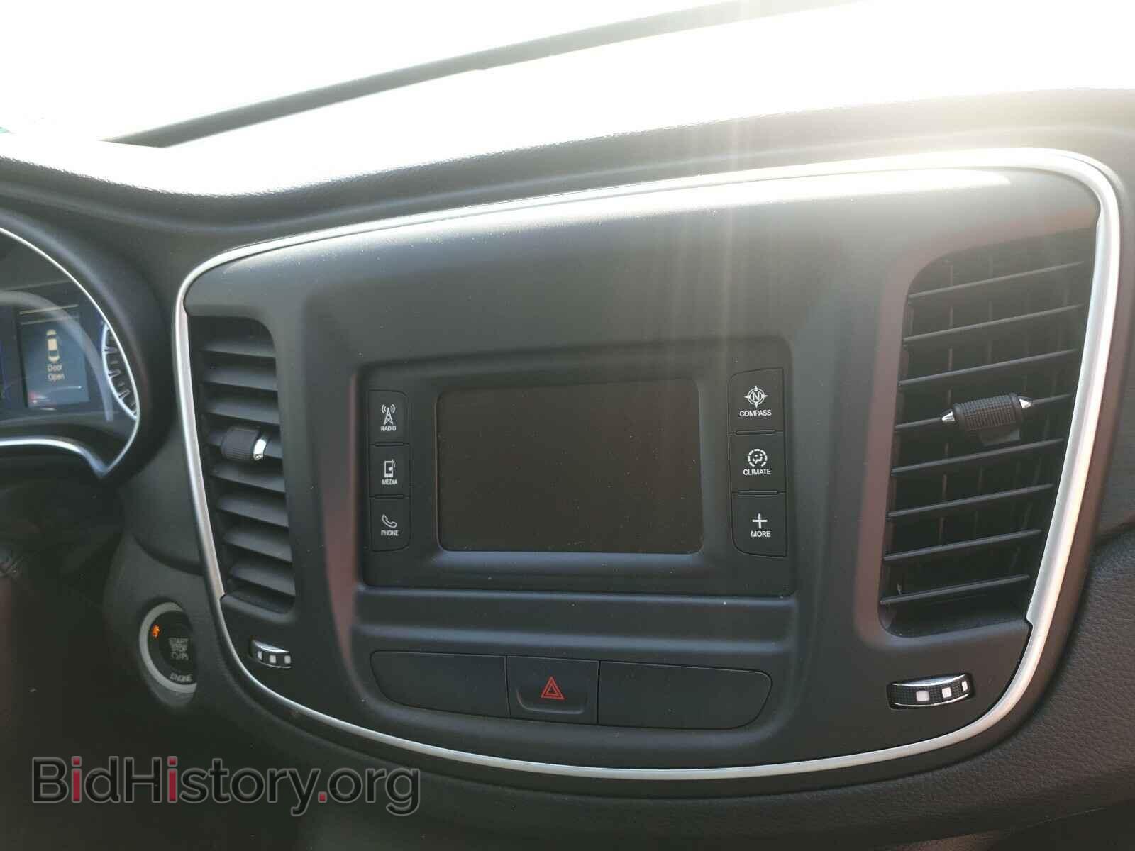 2015 CHRYSLER 200 - VIN: 1C3CCCAB1FN563239 - Фото 9