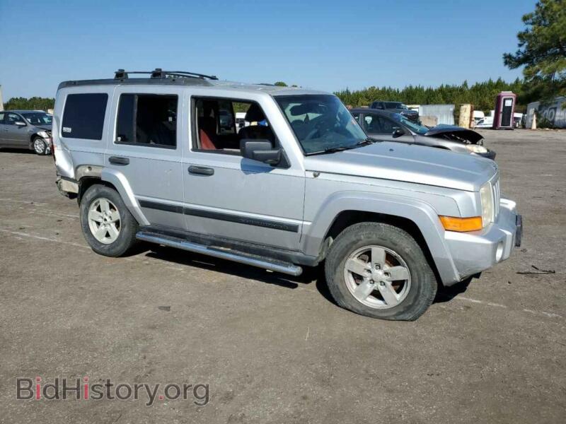 2006 Jeep COMMANDER (VIN 1J8HH48N56C352817) — photo 4 of 11