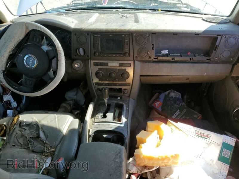 2006 Jeep COMMANDER (VIN 1J8HH48N56C352817) — photo 8 of 11
