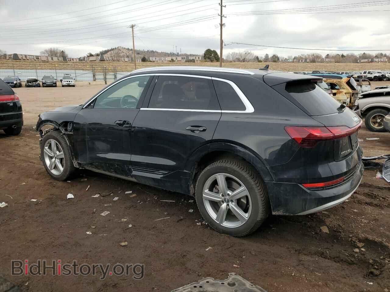 2019 AUDI E-TRON - VIN: WA1LAAGE0KB021160 - Фото 2