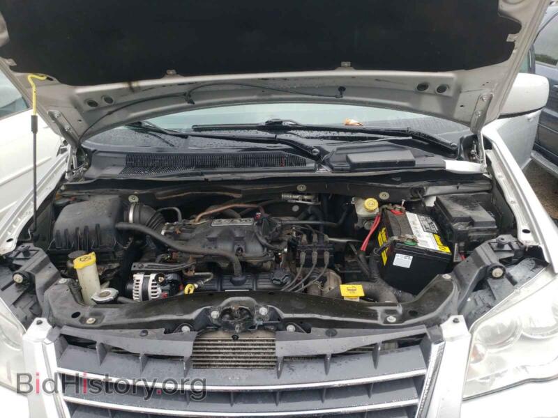 2010 Chrysler MINIVAN (VIN 2A4RR5D14AR176144) — photo 7 of 10
