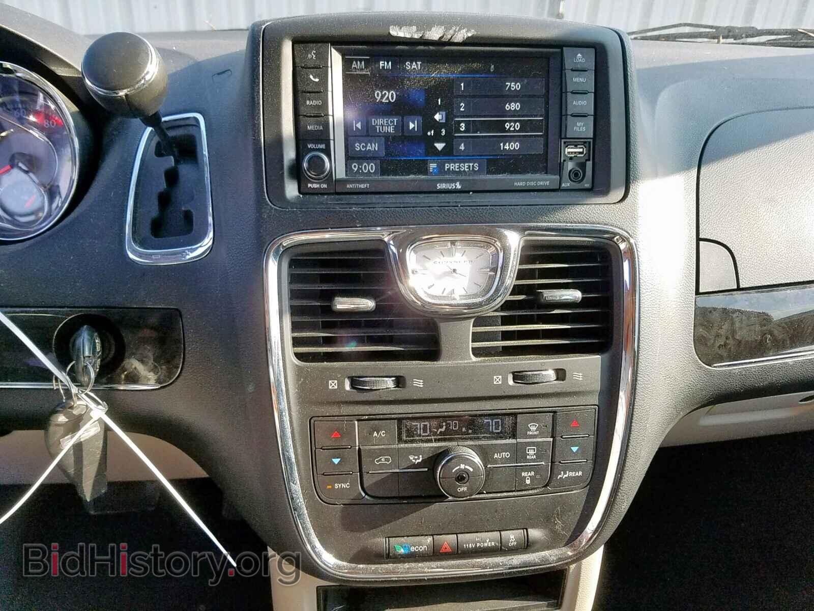 2014 CHRYSLER TOWN & COU - VIN: 2C4RC1BGXER348108 - Фото 9