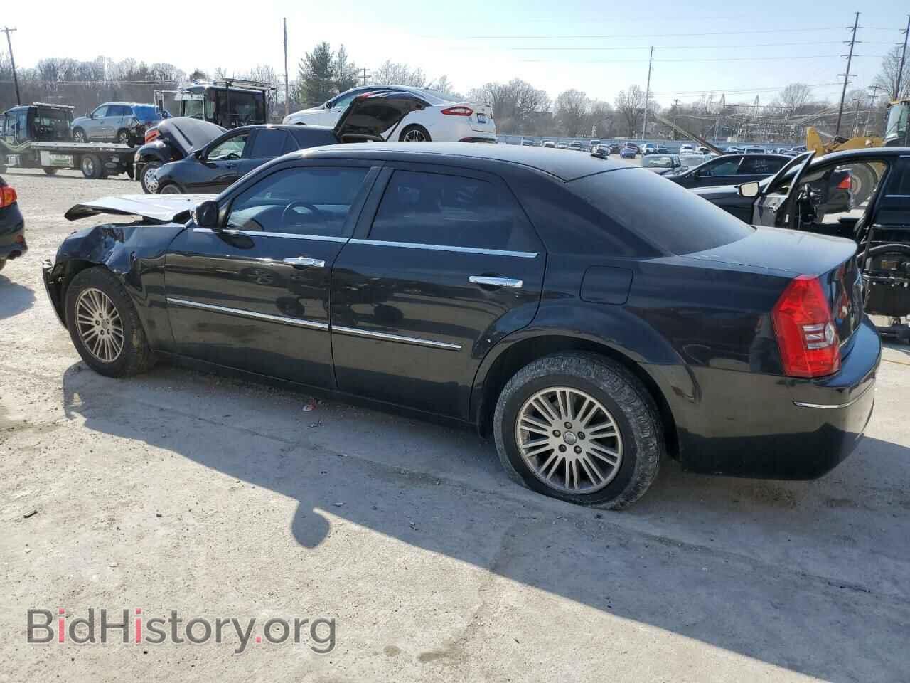 2010 CHRYSLER 300 - VIN: 2C3CA5CV3AH201312 - Фото 2
