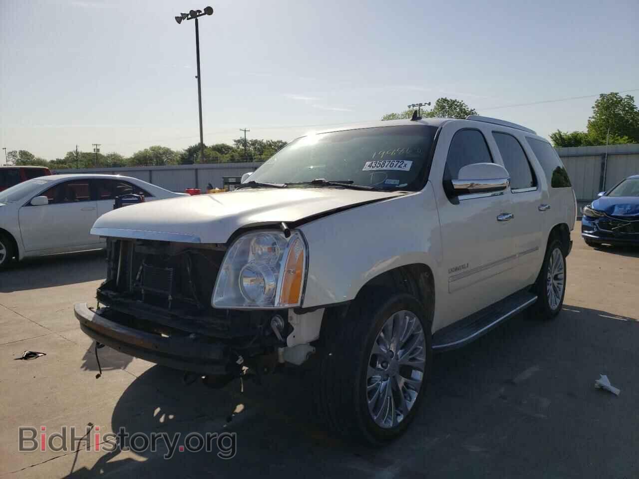 2011 GMC YUKON - VIN: 1GKS1EEF7BR198868 - Фото 2