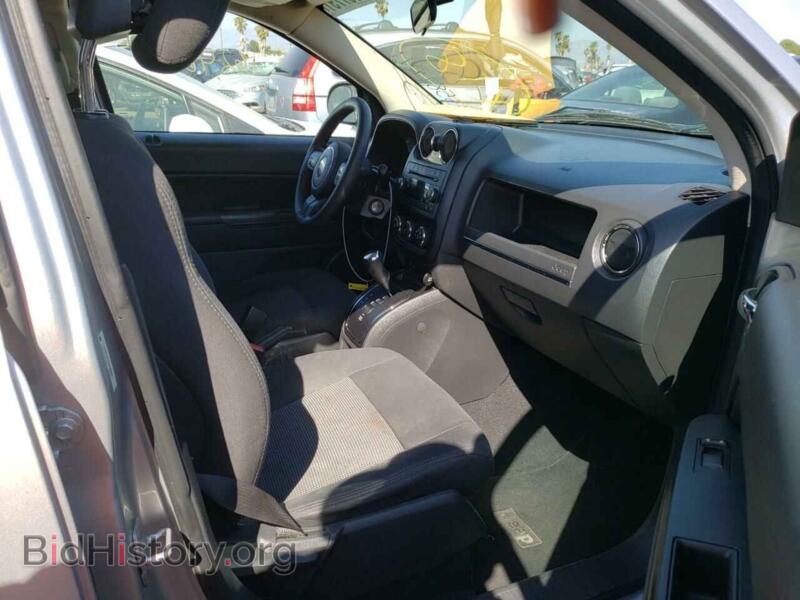 2011 Jeep COMPASS (VIN 1J4NT1FA7BD248688) — фото 5 из 10