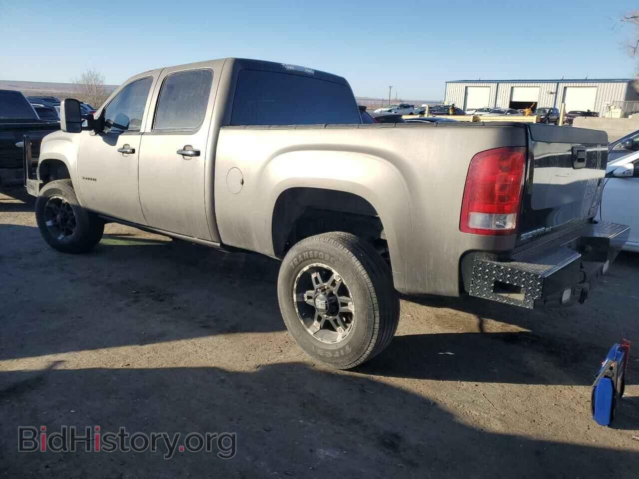 2011 GMC SIERRA - VIN: 1GT424C8XBF158009 - Фото 2