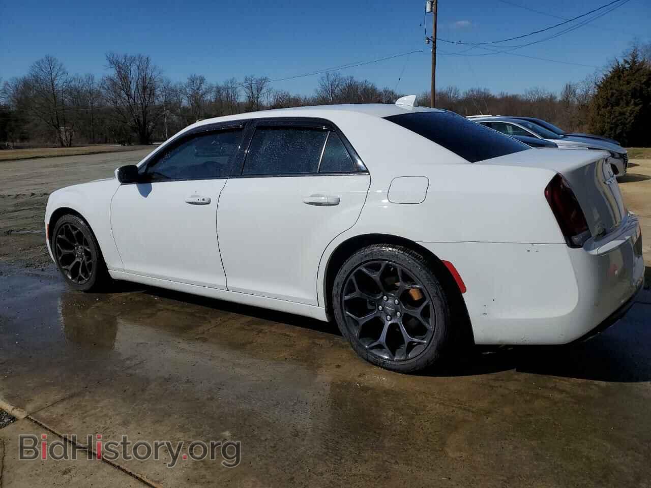 2019 CHRYSLER 300 - VIN: 2C3CCABG5KH654077 - Фото 2