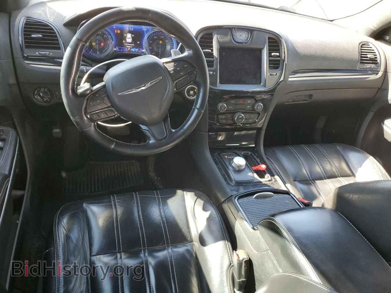 2019 CHRYSLER 300 - VIN: 2C3CCABG5KH654077 - Фото 8