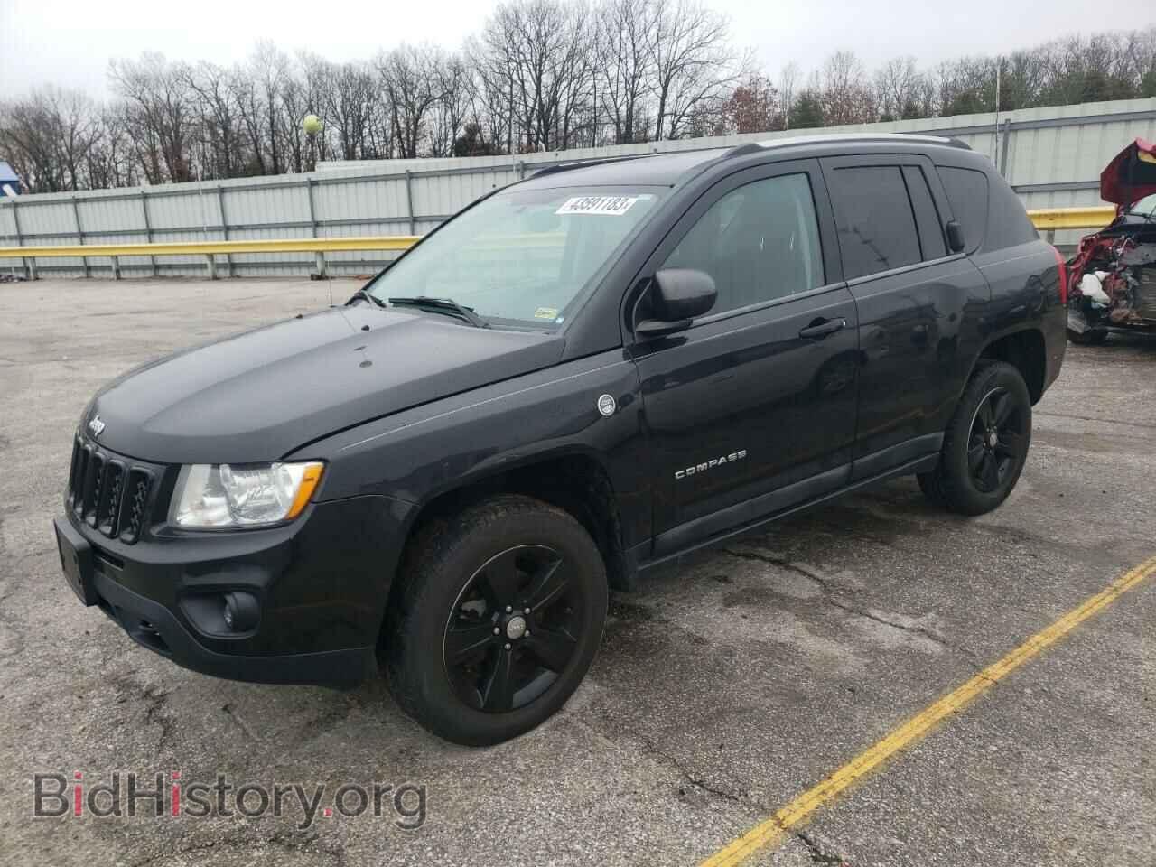 Photo 1J4NF1FB8BD180482 - JEEP COMPASS 2011