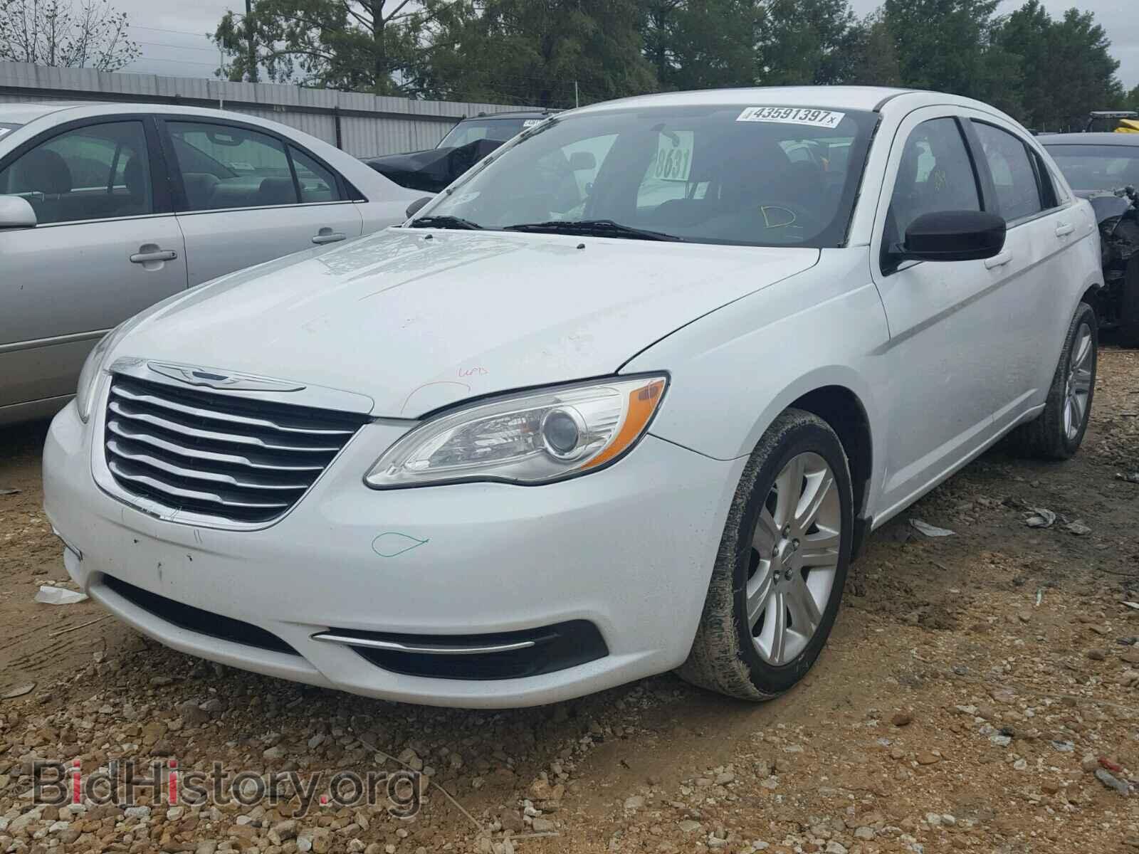 2011 CHRYSLER 200 - VIN: 1C3BC1FG4BN562827 - Фото 2