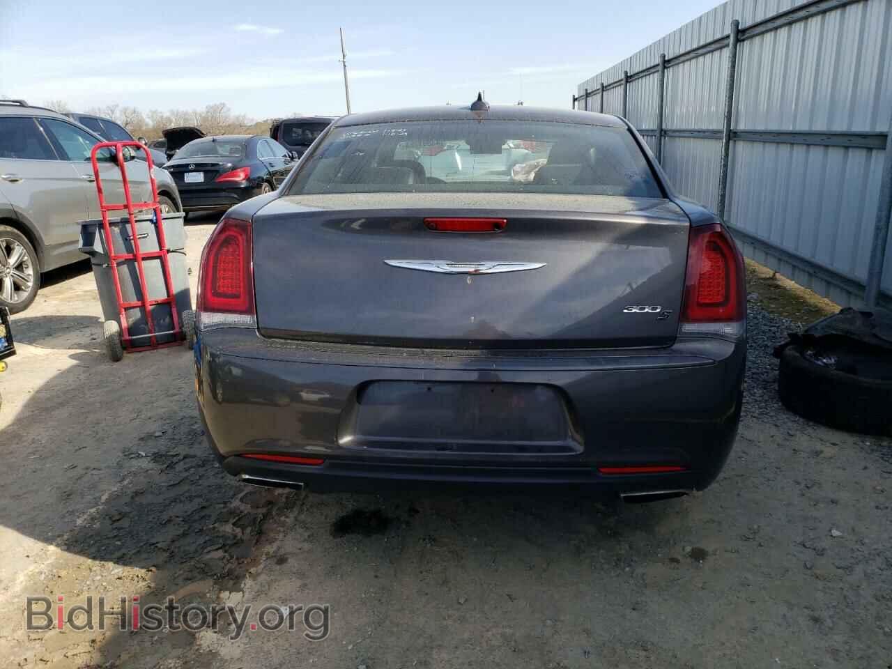 2019 CHRYSLER 300 - VIN: 2C3CCABG0KH618166 - Фото 6