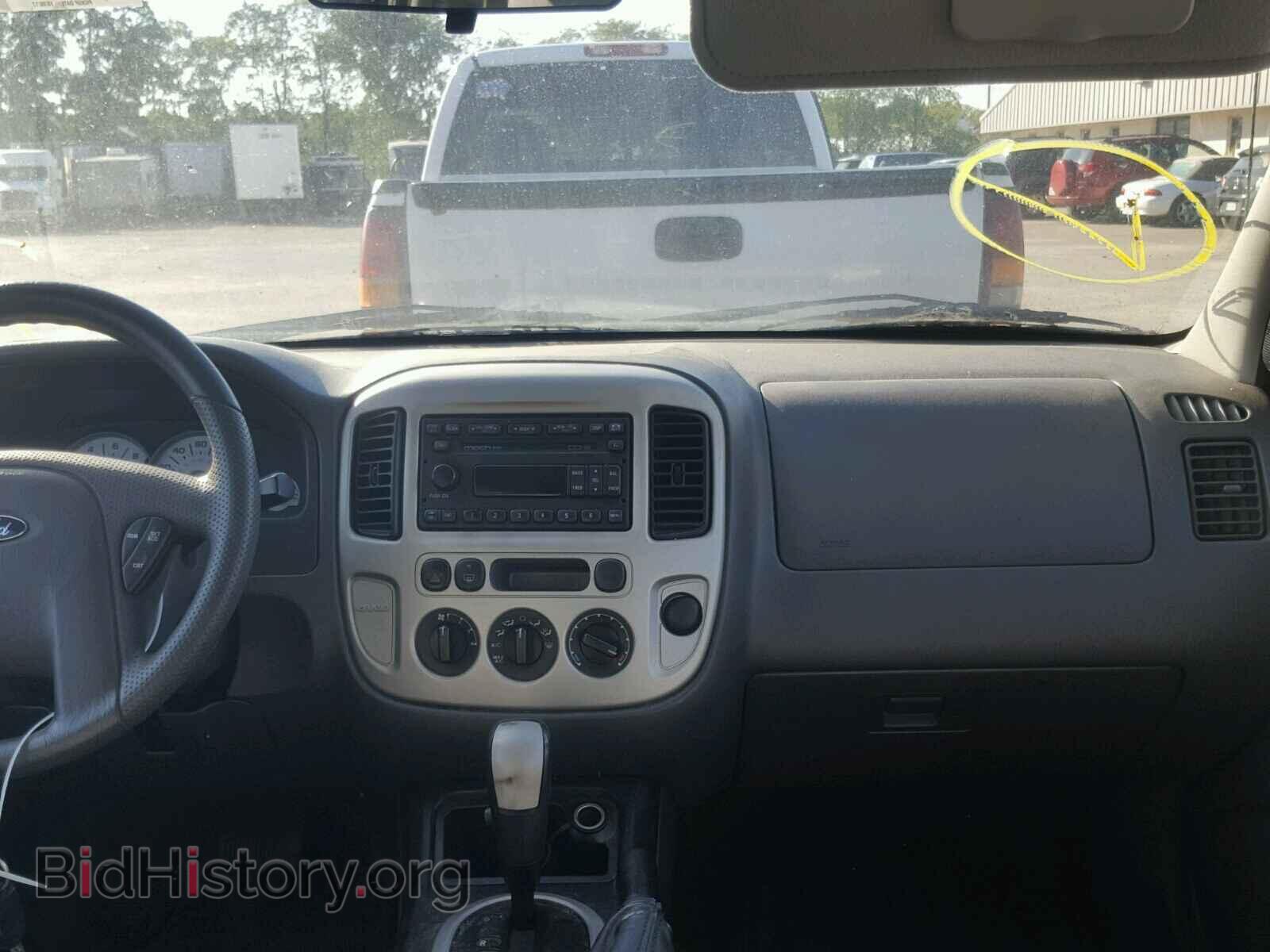 2005 FORD ESCAPE - VIN: 1FMCU93105KE15742 - Фото 9