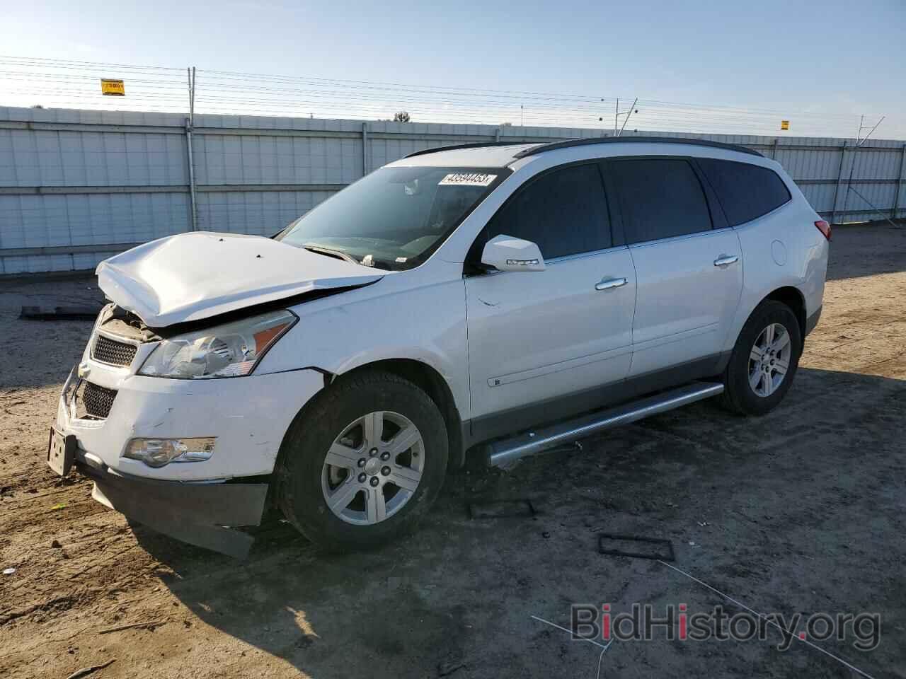 Photo 1GNLRGED1AS155418 - CHEVROLET TRAVERSE 2010