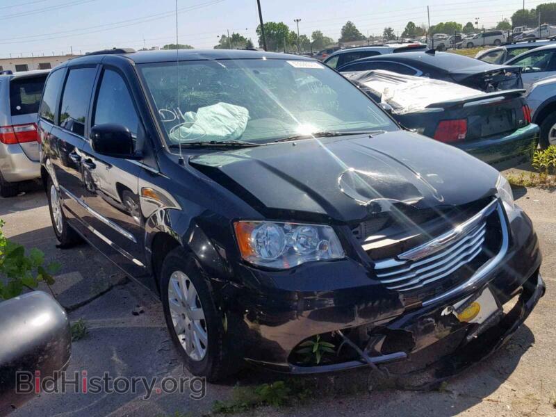 2014 Chrysler MINIVAN Town & COU (VIN 2C4RC1BGXER403334) — photo 1 of 4, Copart, damage: front end