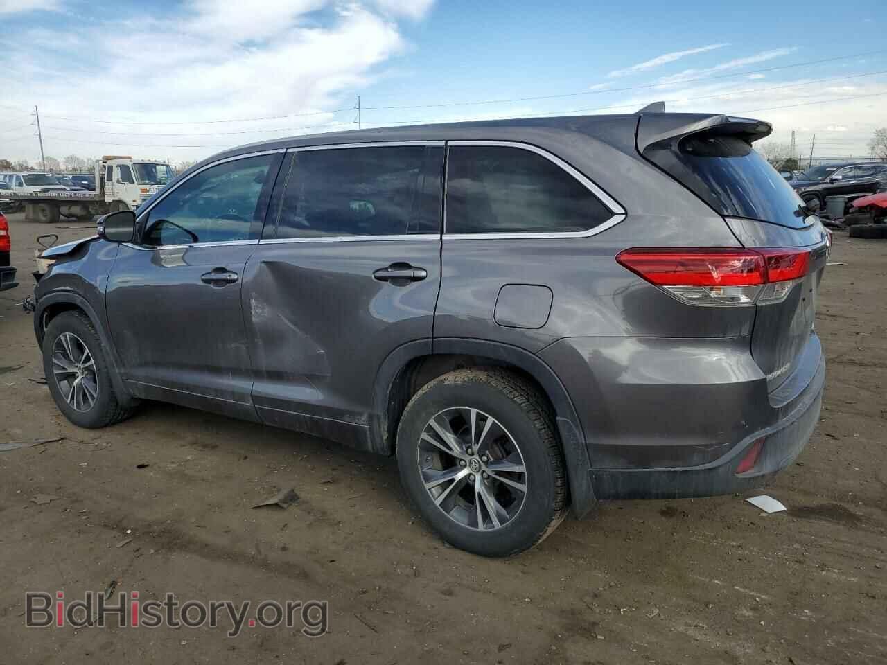 2017 TOYOTA HIGHLANDER - VIN: 5TDBZRFH5HS366707 - Фото 2
