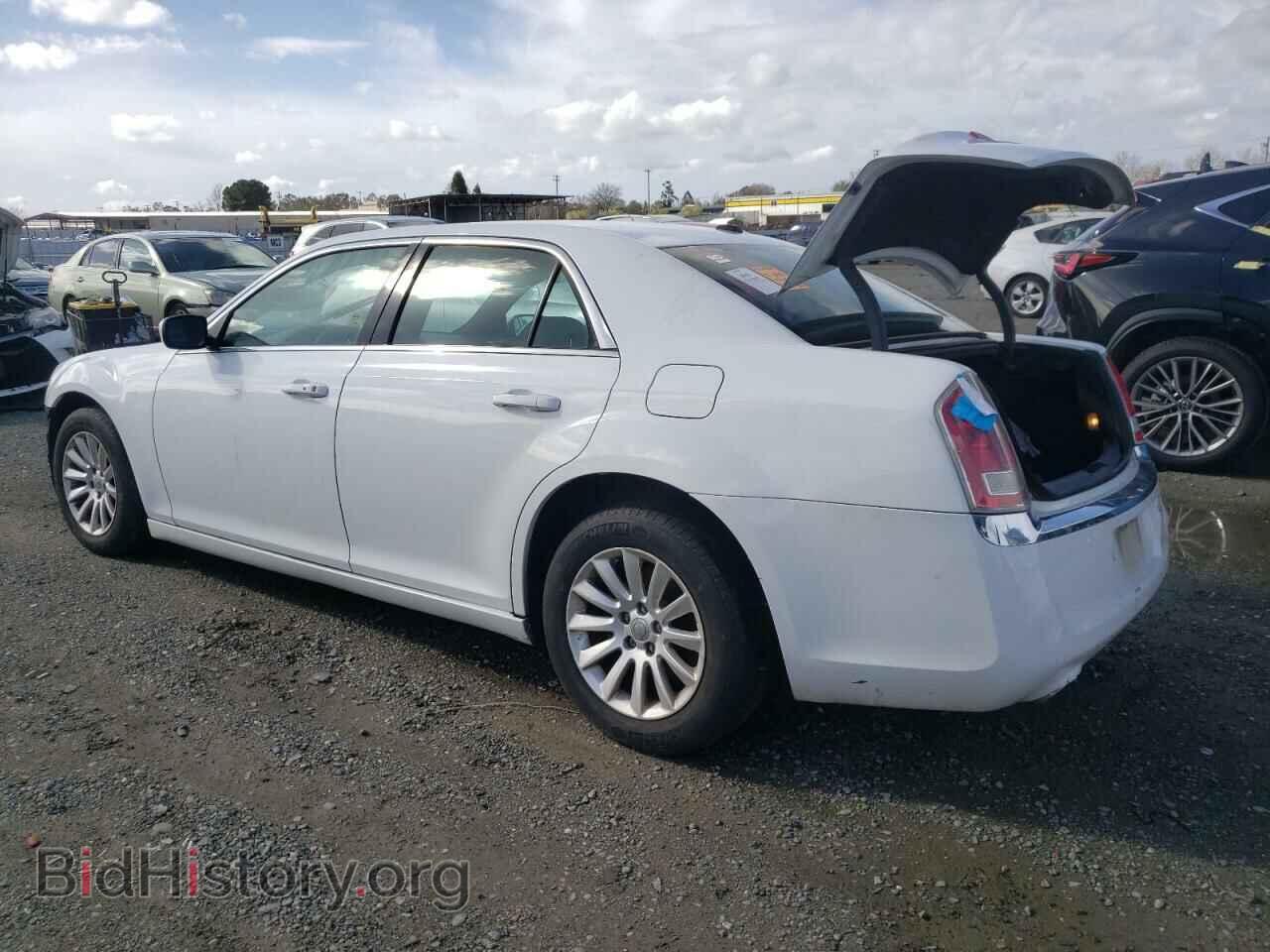 2013 CHRYSLER 300 - VIN: 2C3CCAAG0DH588252 - Фото 2