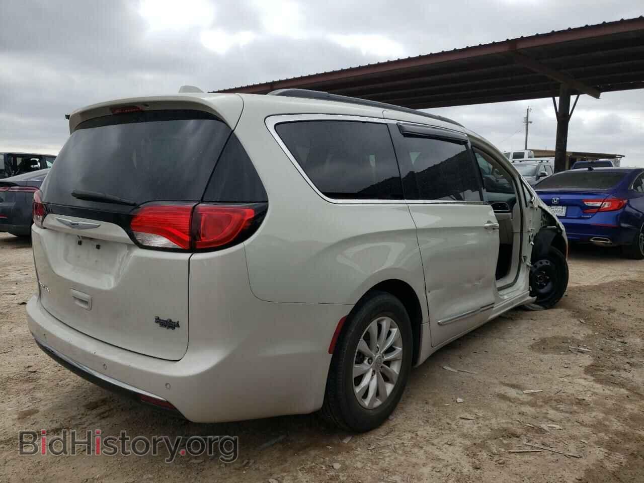 2017 CHRYSLER PACIFICA - VIN: 2C4RC1BG5HR688965 - Photo 3