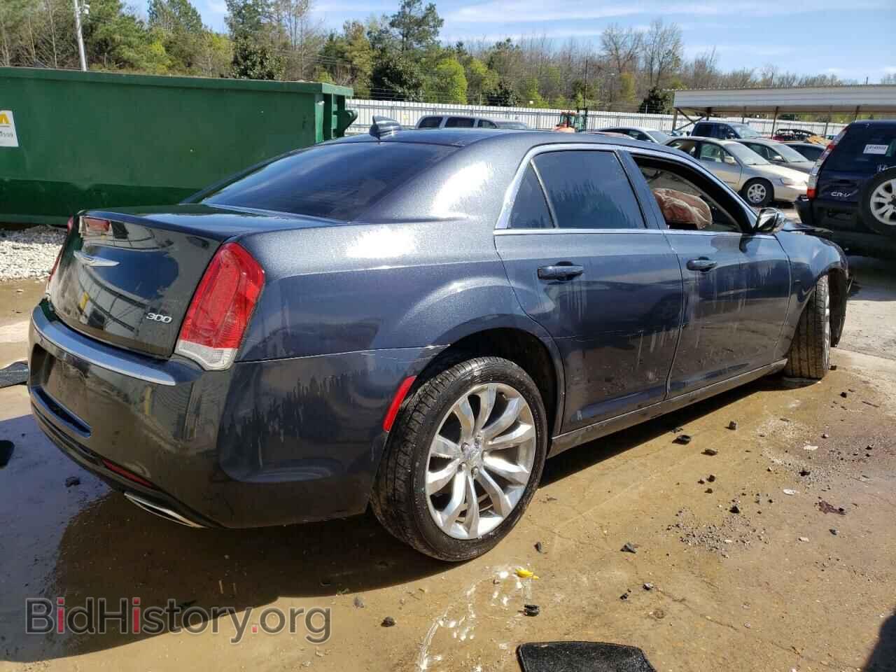 2019 CHRYSLER 300 - VIN: 2C3CCAAG4KH682924 - Фото 3