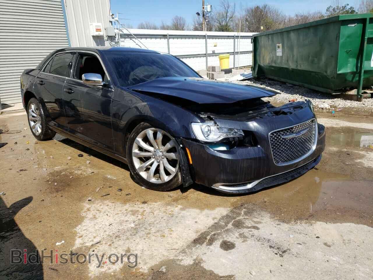 2019 CHRYSLER 300 - VIN: 2C3CCAAG4KH682924 - Фото 4
