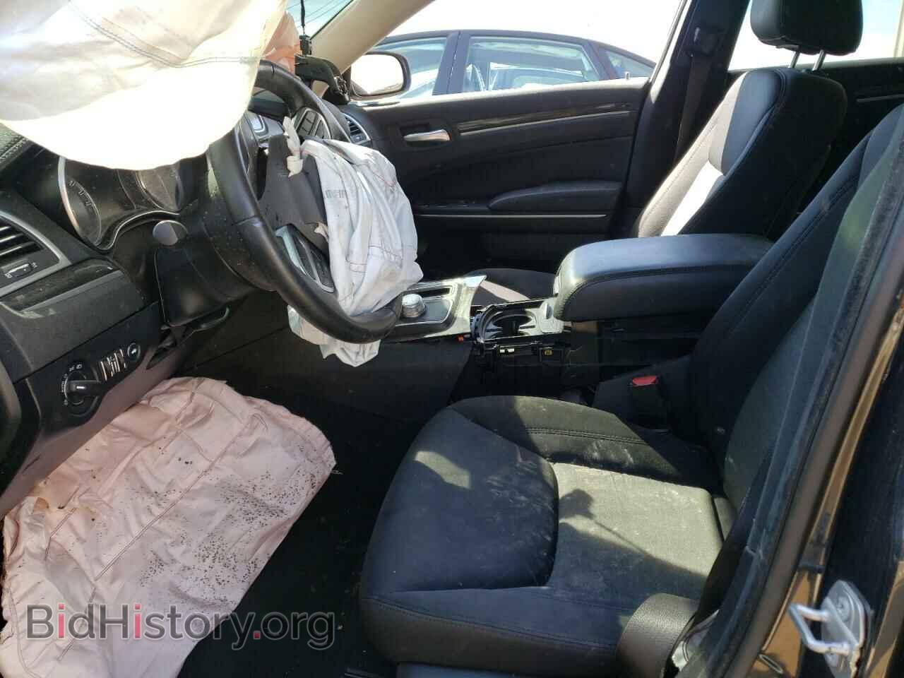 2019 CHRYSLER 300 - VIN: 2C3CCAAG4KH682924 - Фото 7