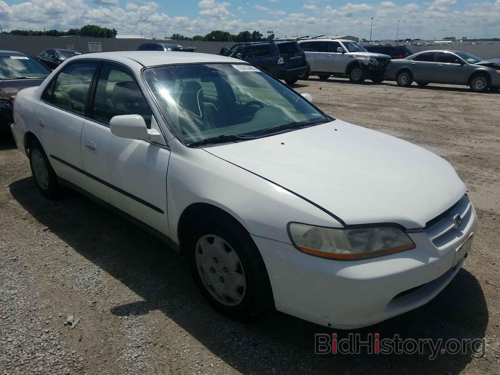 Photo 1HGCG6652XA130995 - HONDA ACCORD 1999