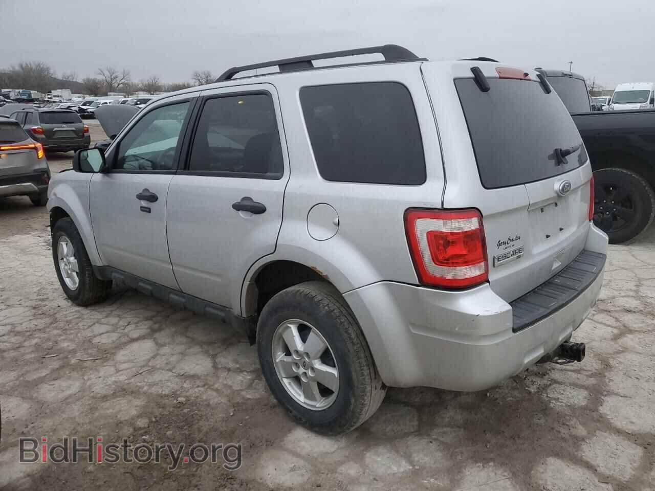 2011 FORD ESCAPE - VIN: 1FMCU0D75BKA21714 - Фото 2