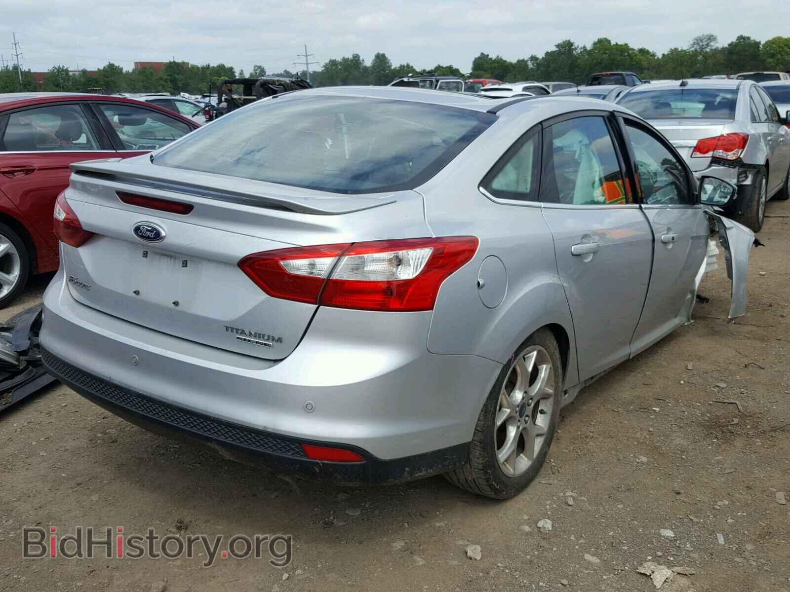 2012 Ford FOCUS (VIN 1FAHP3J28CL414443) — фото 4 из 10