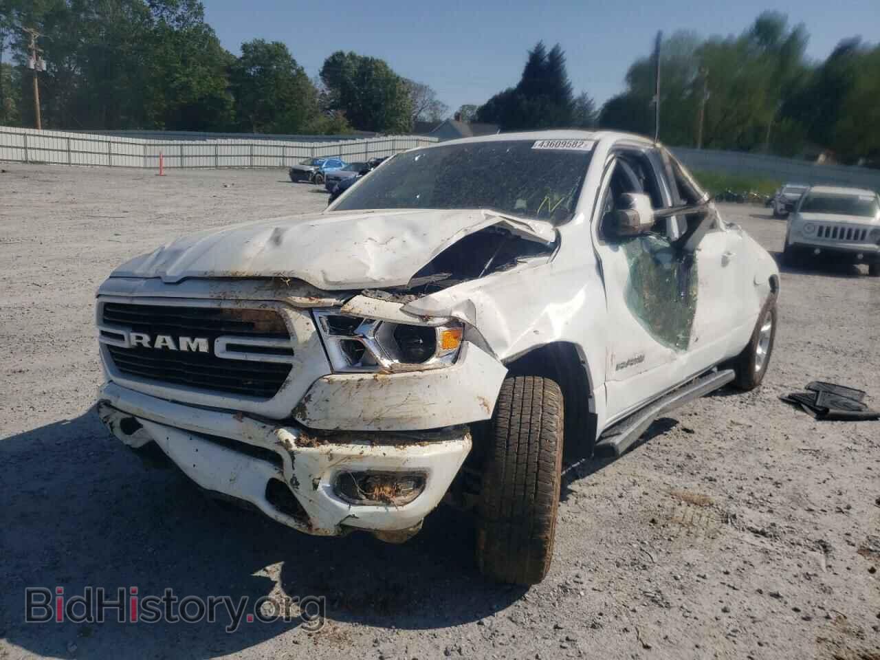 2021 RAM 1500 - VIN: 1C6SRFBT2MN555010 - Фото 2