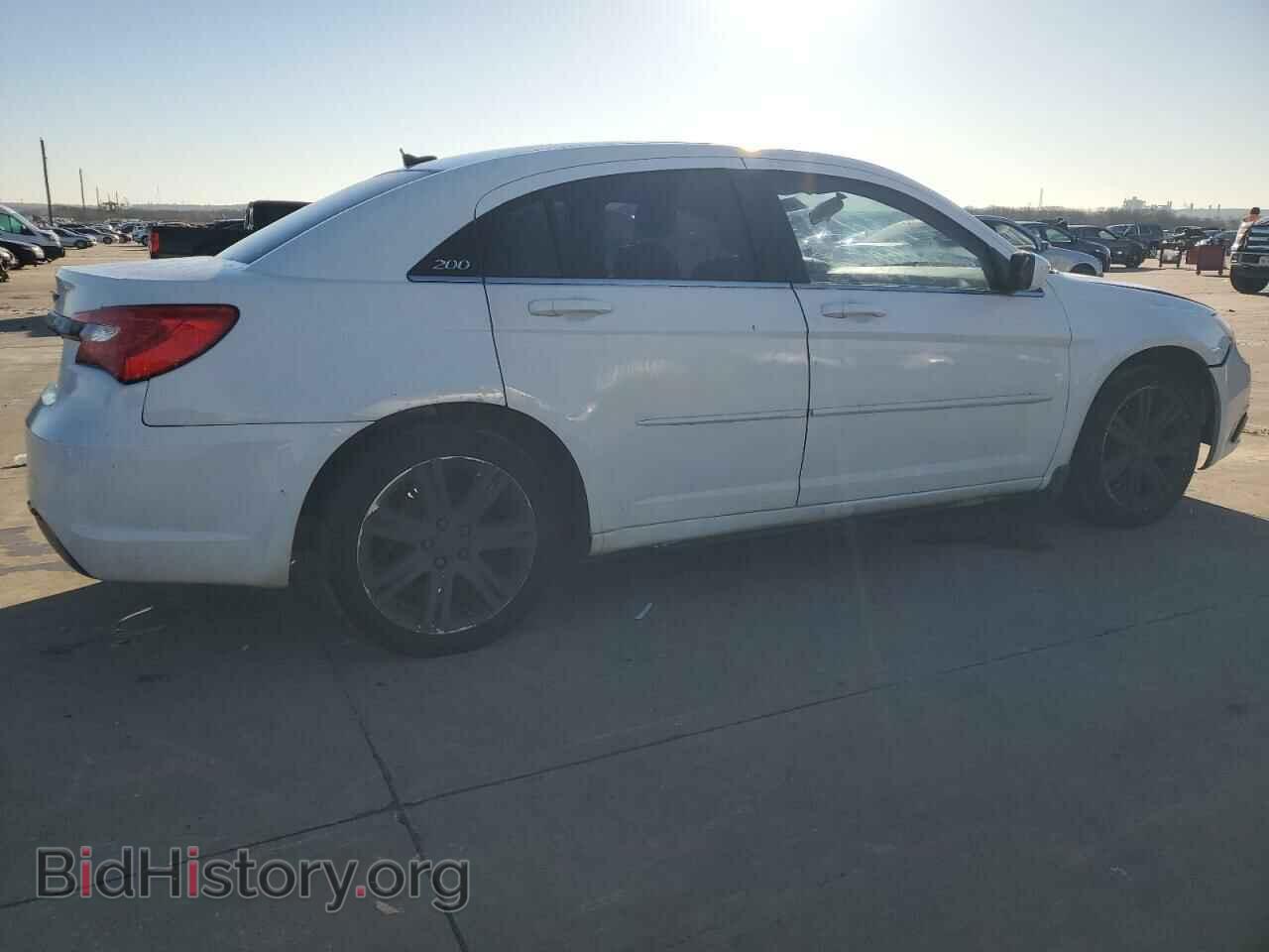 2013 CHRYSLER 200 - VIN: 1C3CCBBB3DN666006 - Фото 3