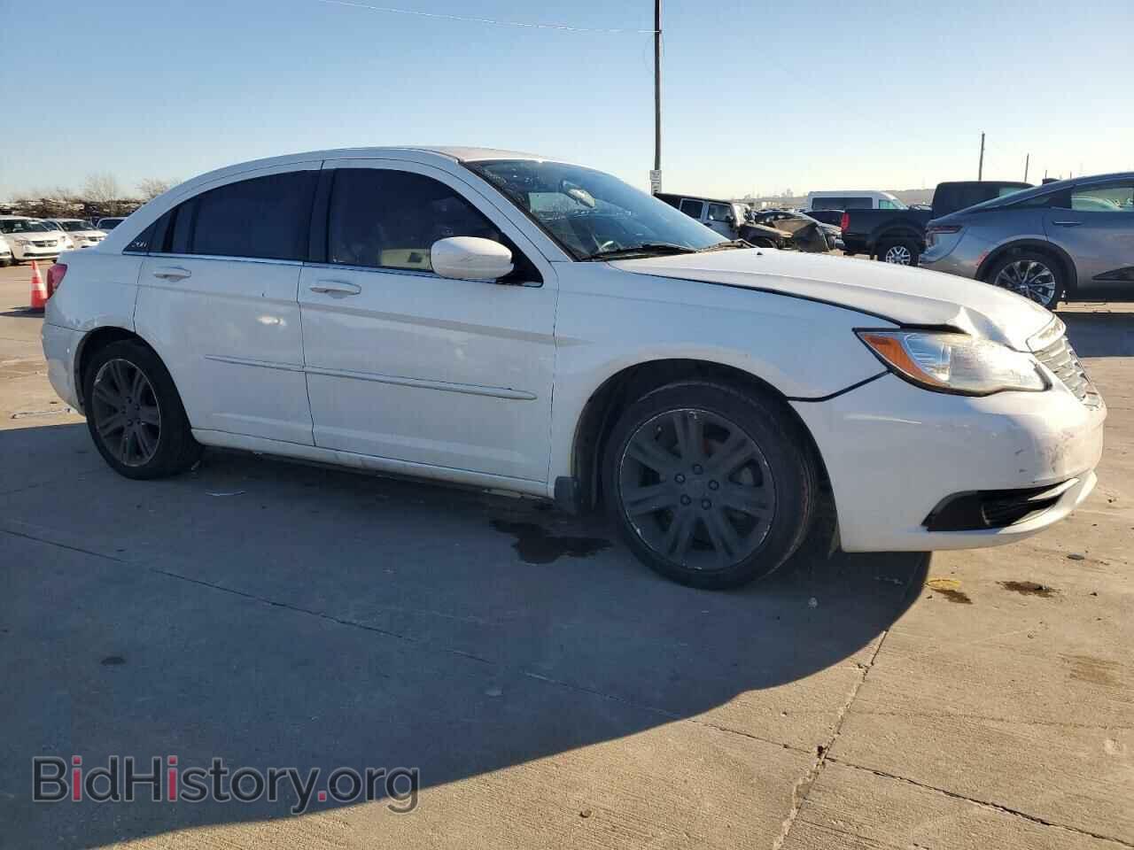 2013 CHRYSLER 200 - VIN: 1C3CCBBB3DN666006 - Фото 4