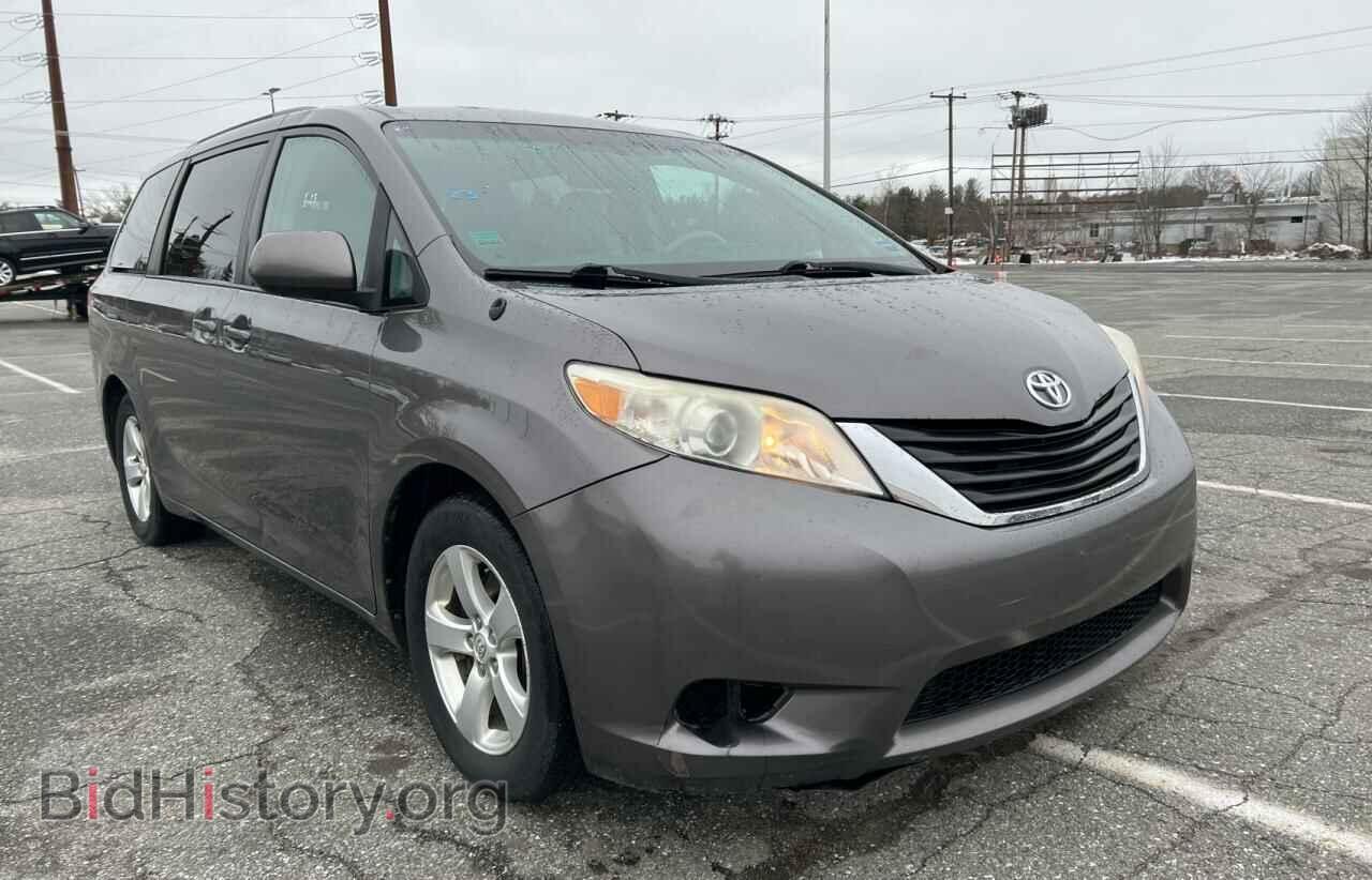 Photo 5TDKK3DC9DS321501 - TOYOTA SIENNA 2013