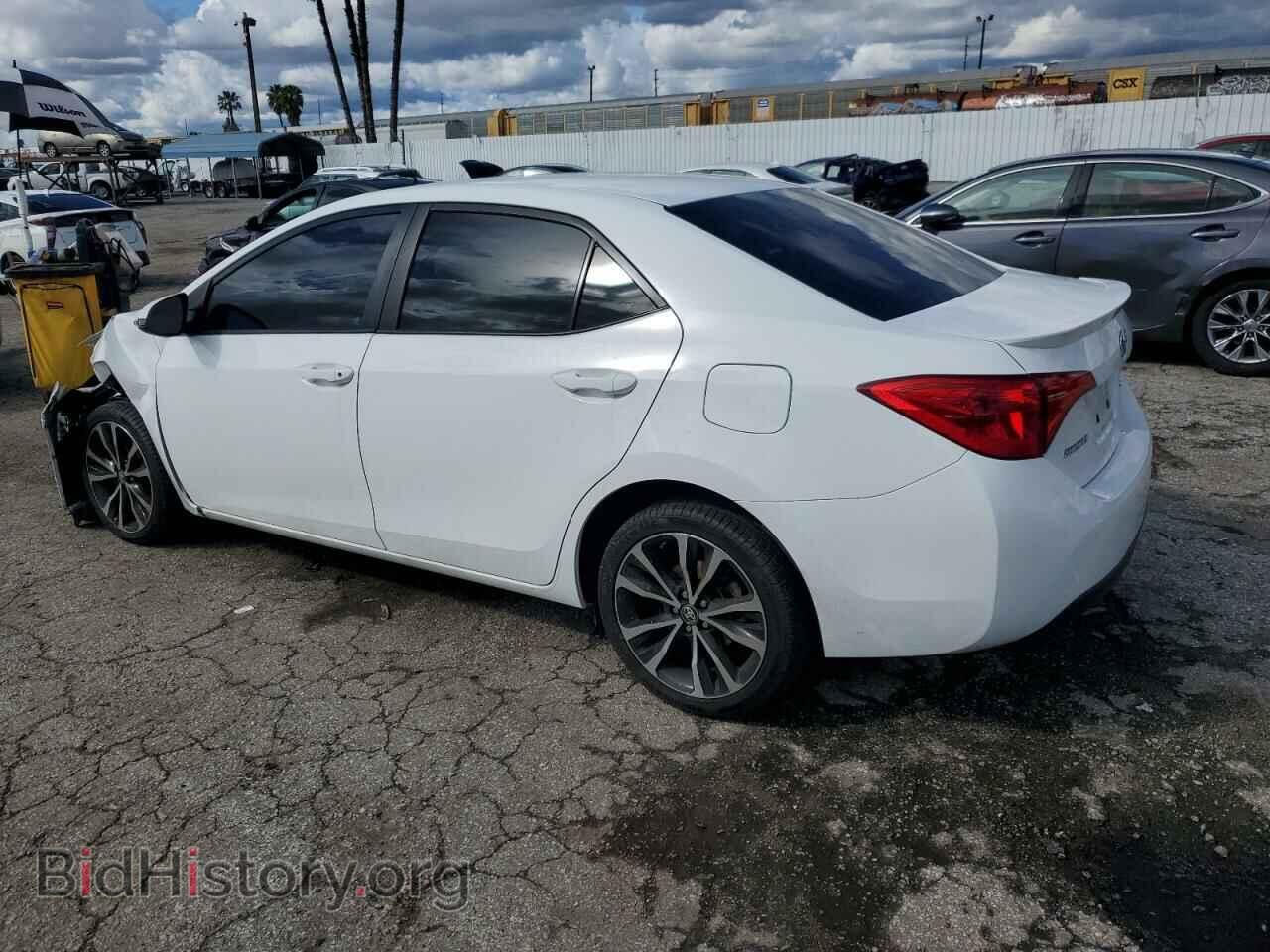 2017 TOYOTA COROLLA - VIN: 5YFBURHE5HP671957 - Фото 2