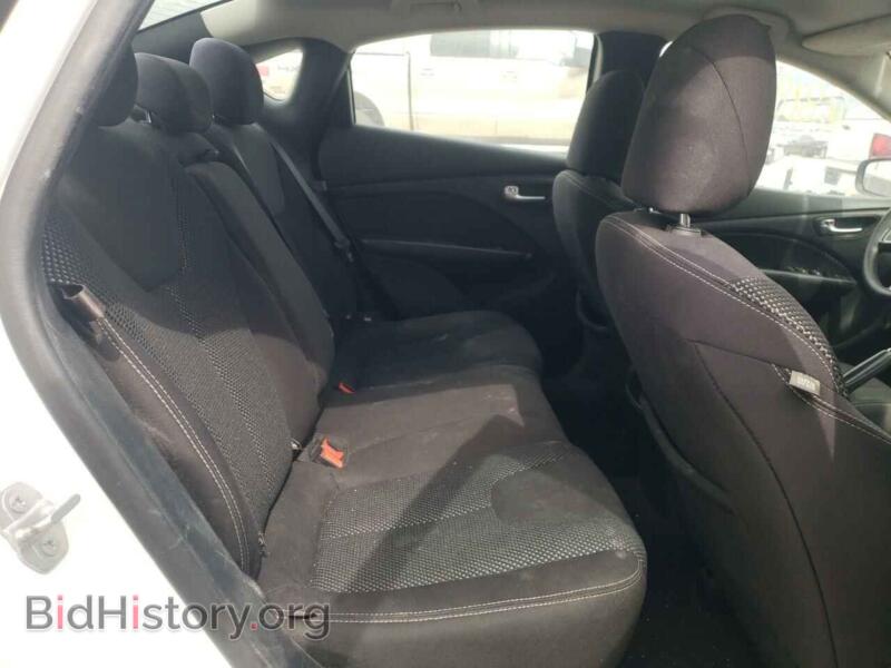 2015 Dodge DART (VIN 1C3CDFBB3FD211637) — photo 6 of 10