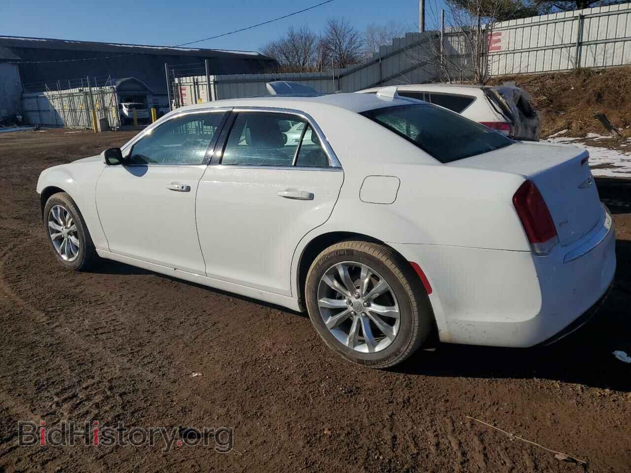 2016 CHRYSLER 300 - VIN: 2C3CCARG0GH278417 - Фото 2