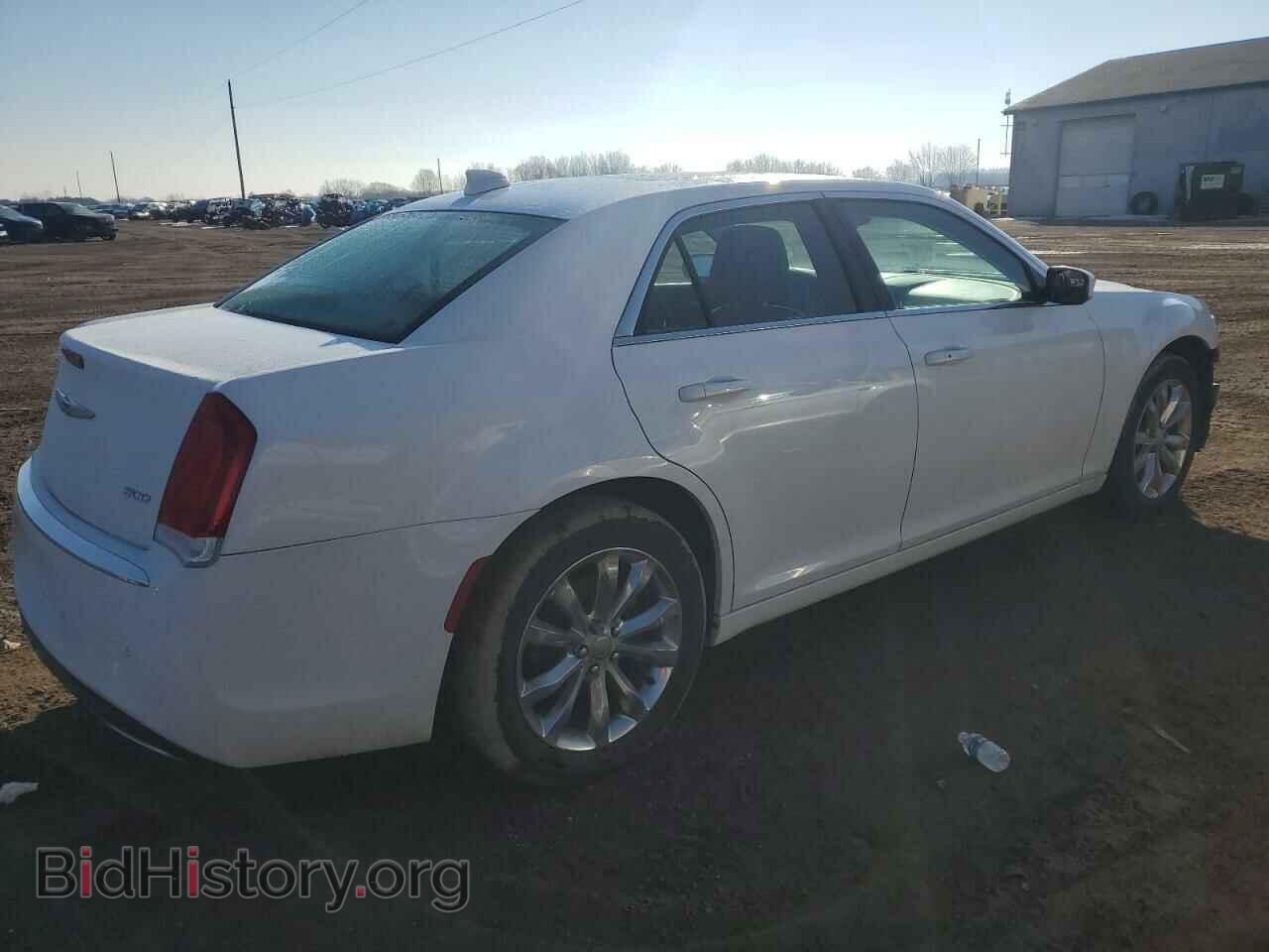 2016 CHRYSLER 300 - VIN: 2C3CCARG0GH278417 - Фото 3